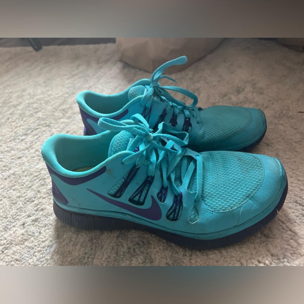 Women’s Nike free runs